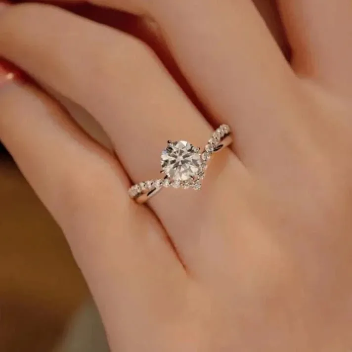 1.0 Ct Round Diamond Engagement Ring