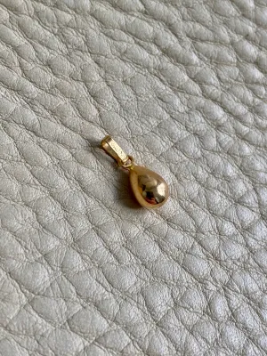 1978 Vintage Swedish 18k gold egg shaped droplet pendant