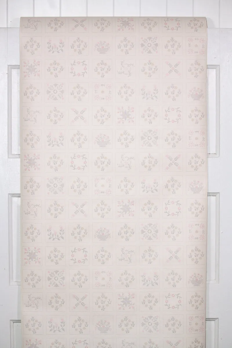 1980s Floral Vintage Wallpaper
