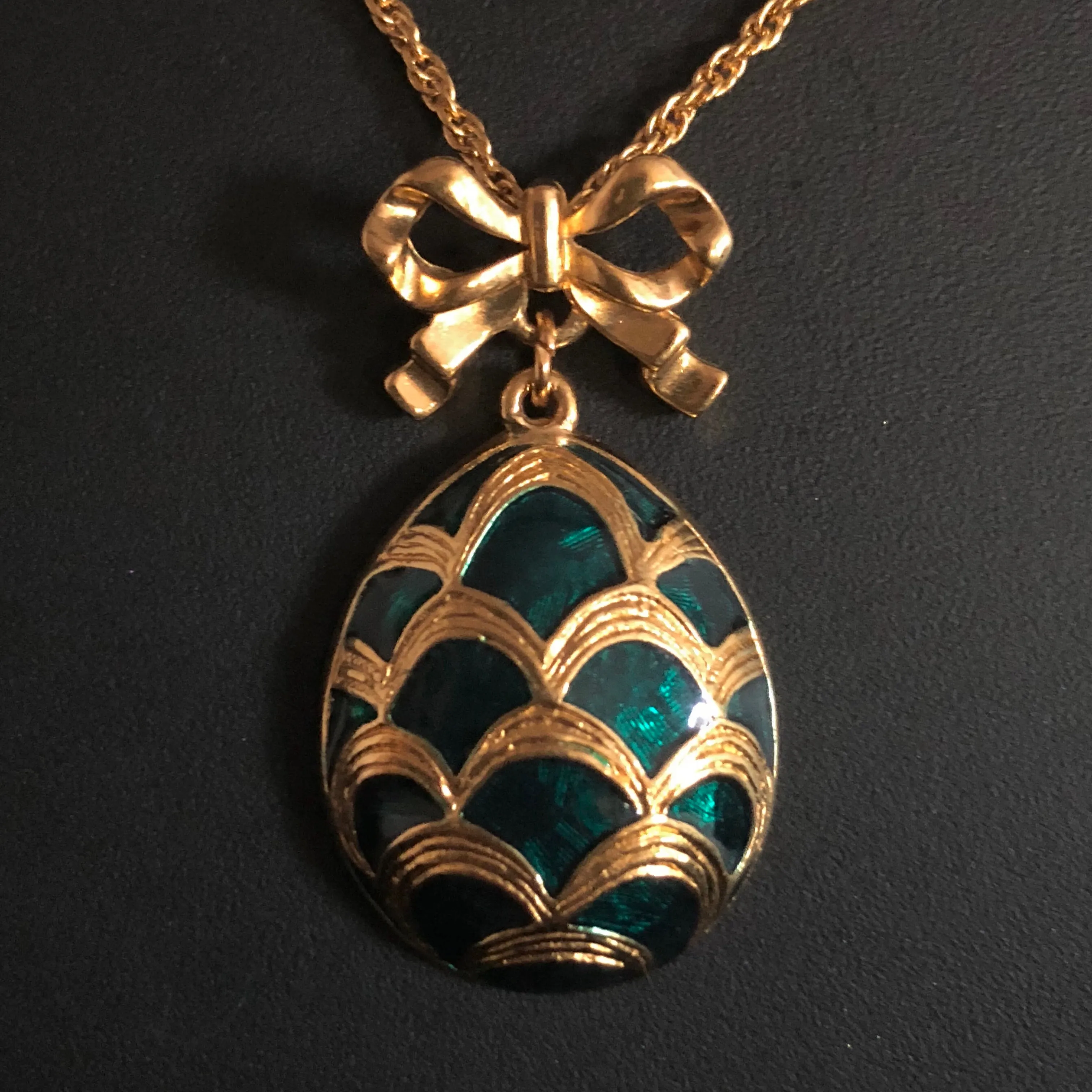 1984 Avon Easter Egg Pendant