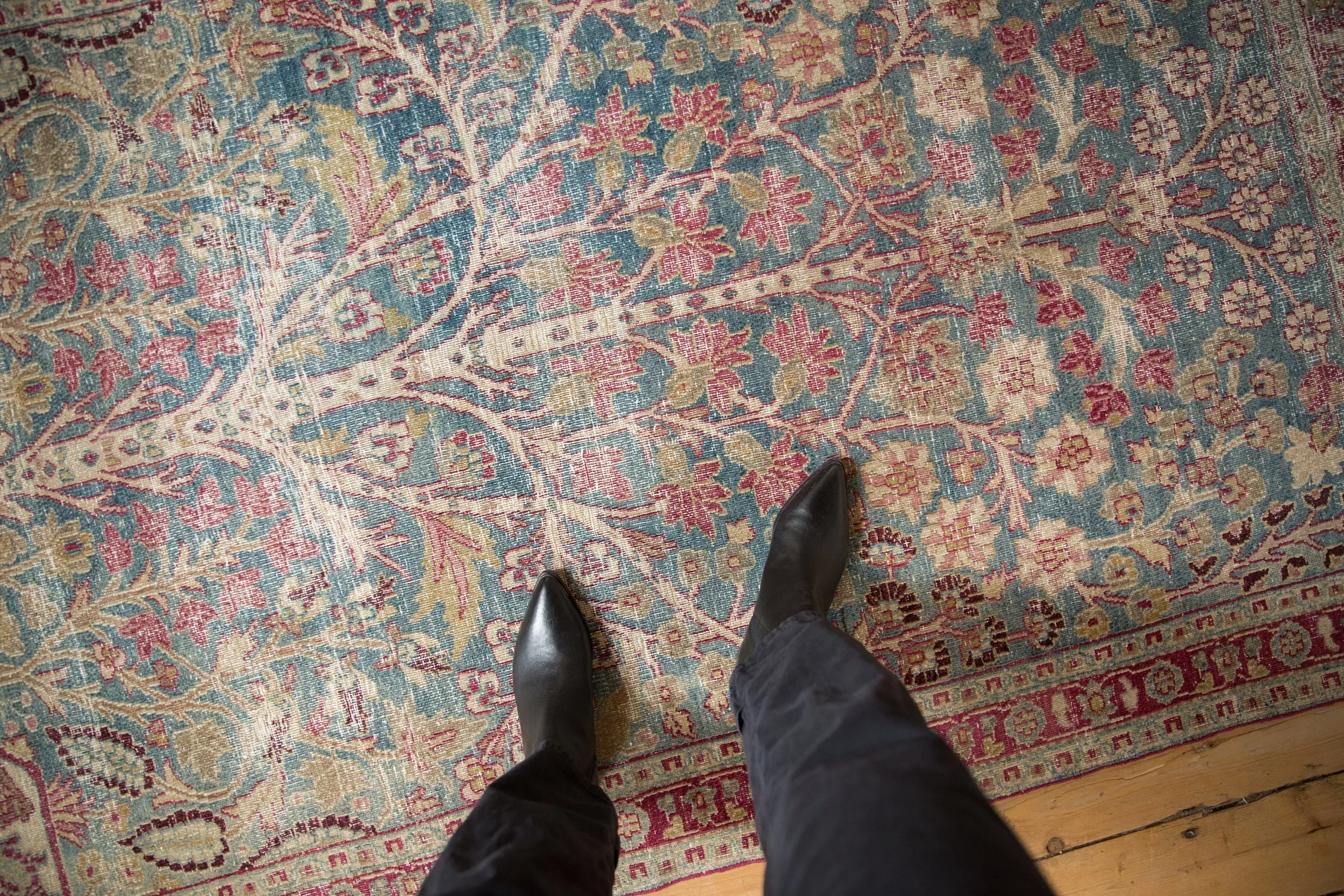 4.5x7 Vintage Distressed Meshed Rug