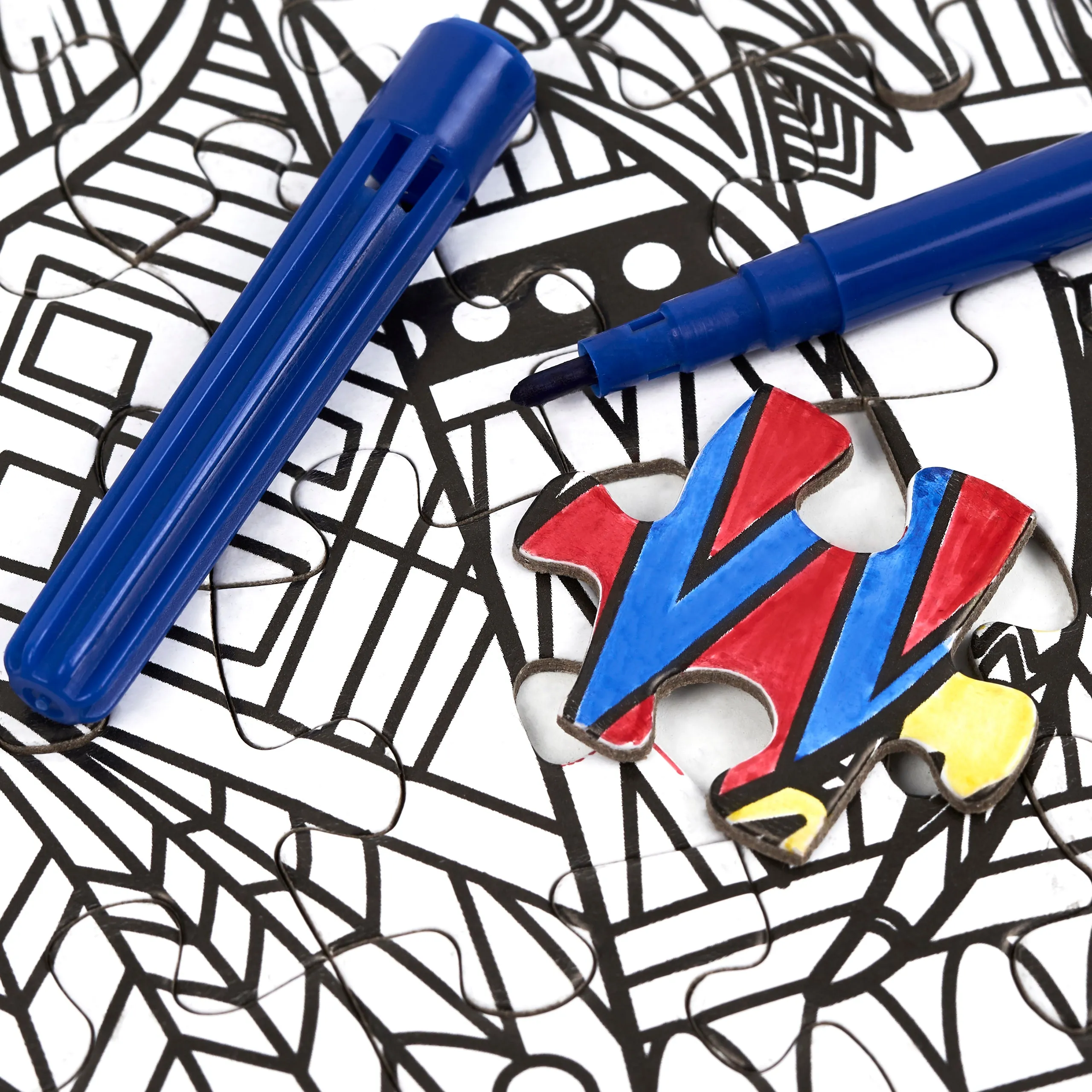 500pcs Colour-In Jigsaw Puzzles with Pens (3 Pack)