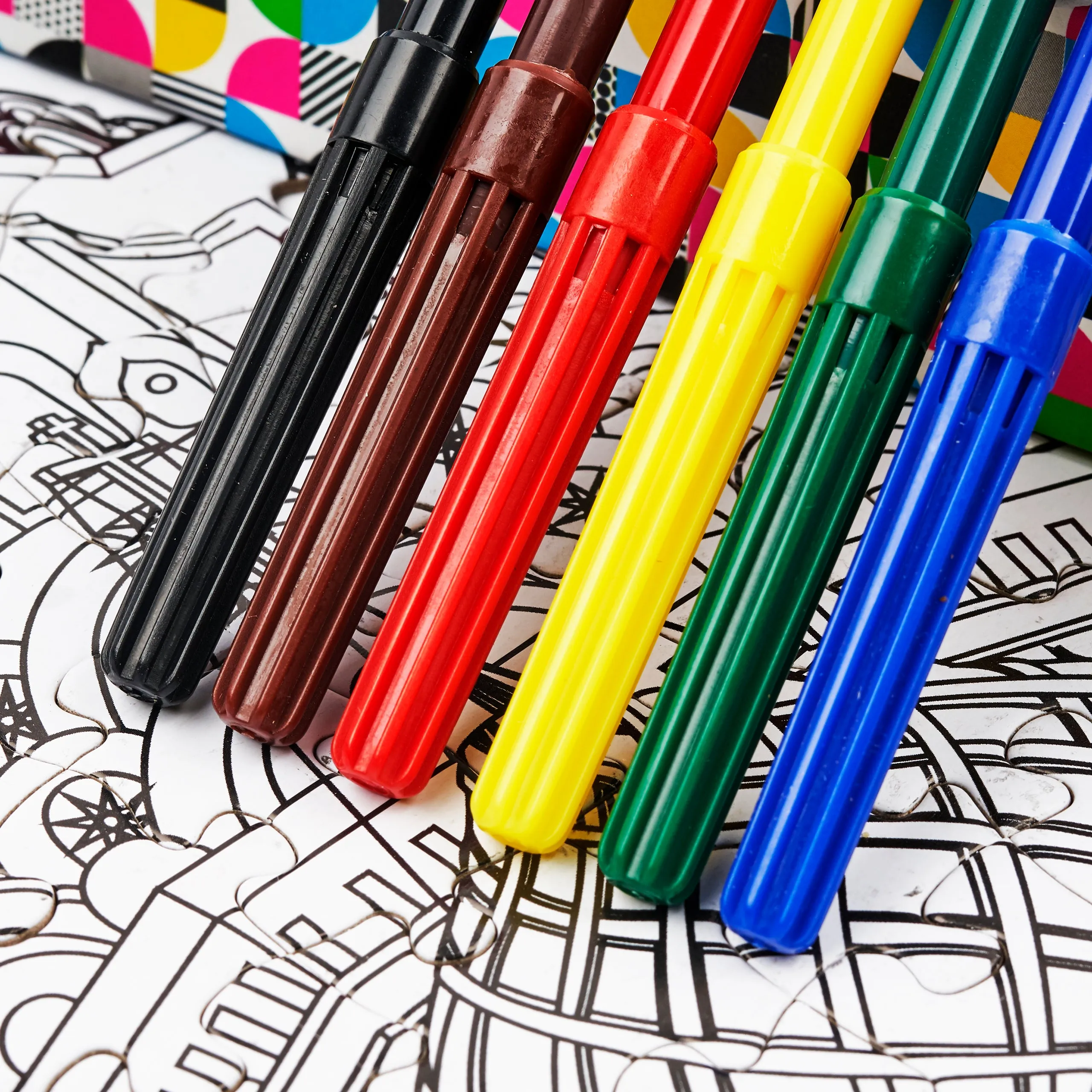 500pcs Colour-In Jigsaw Puzzles with Pens (3 Pack)