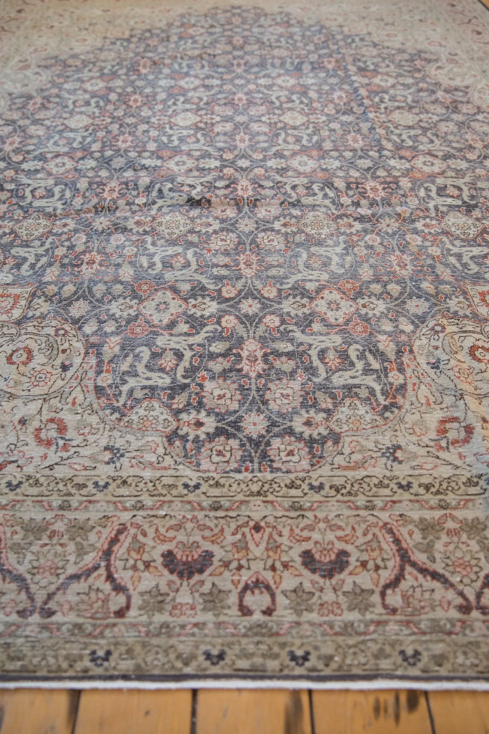 8x11.5 Vintage Distressed Sparta Carpet