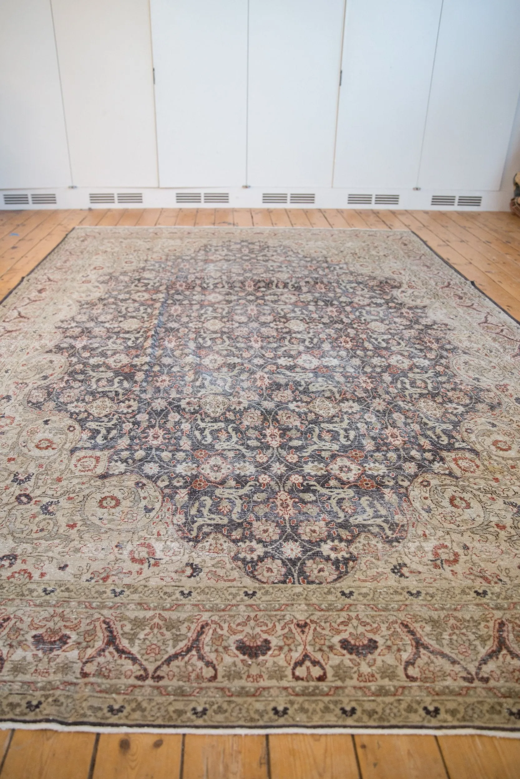 8x11.5 Vintage Distressed Sparta Carpet