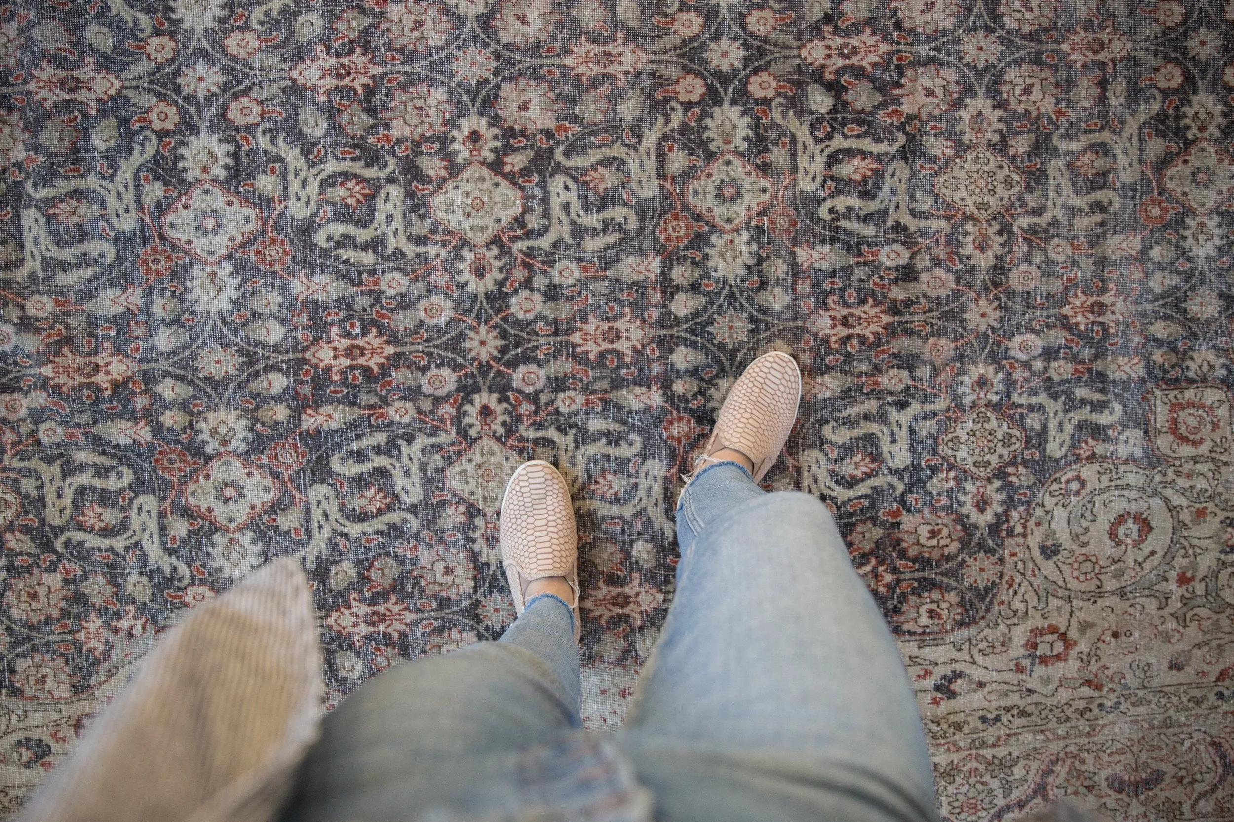 8x11.5 Vintage Distressed Sparta Carpet