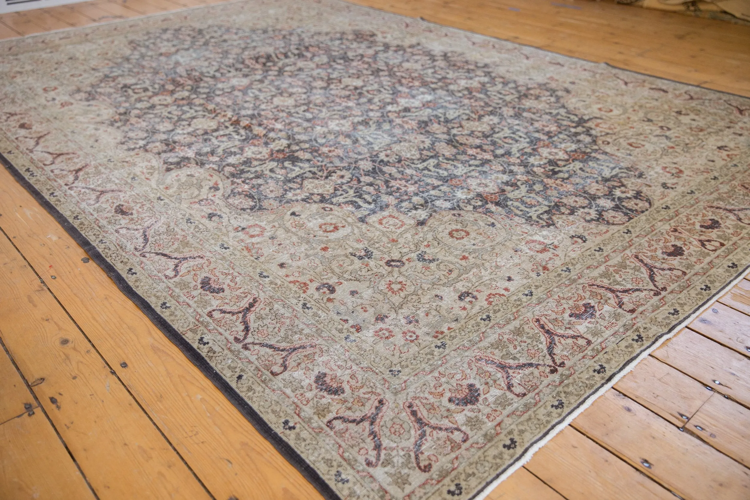8x11.5 Vintage Distressed Sparta Carpet