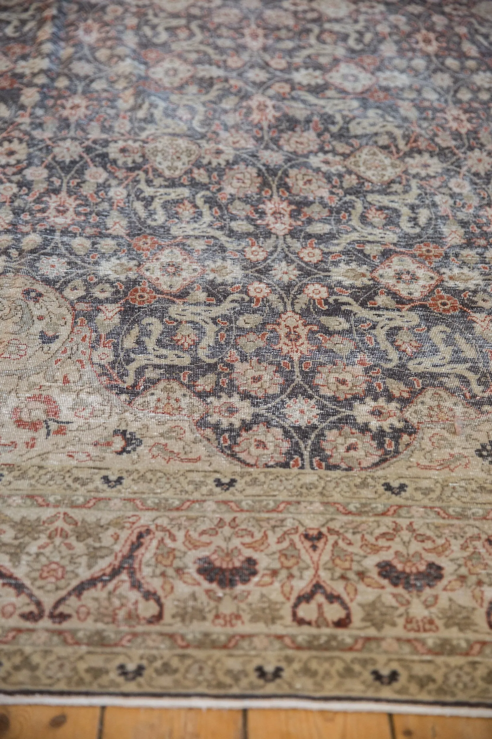 8x11.5 Vintage Distressed Sparta Carpet