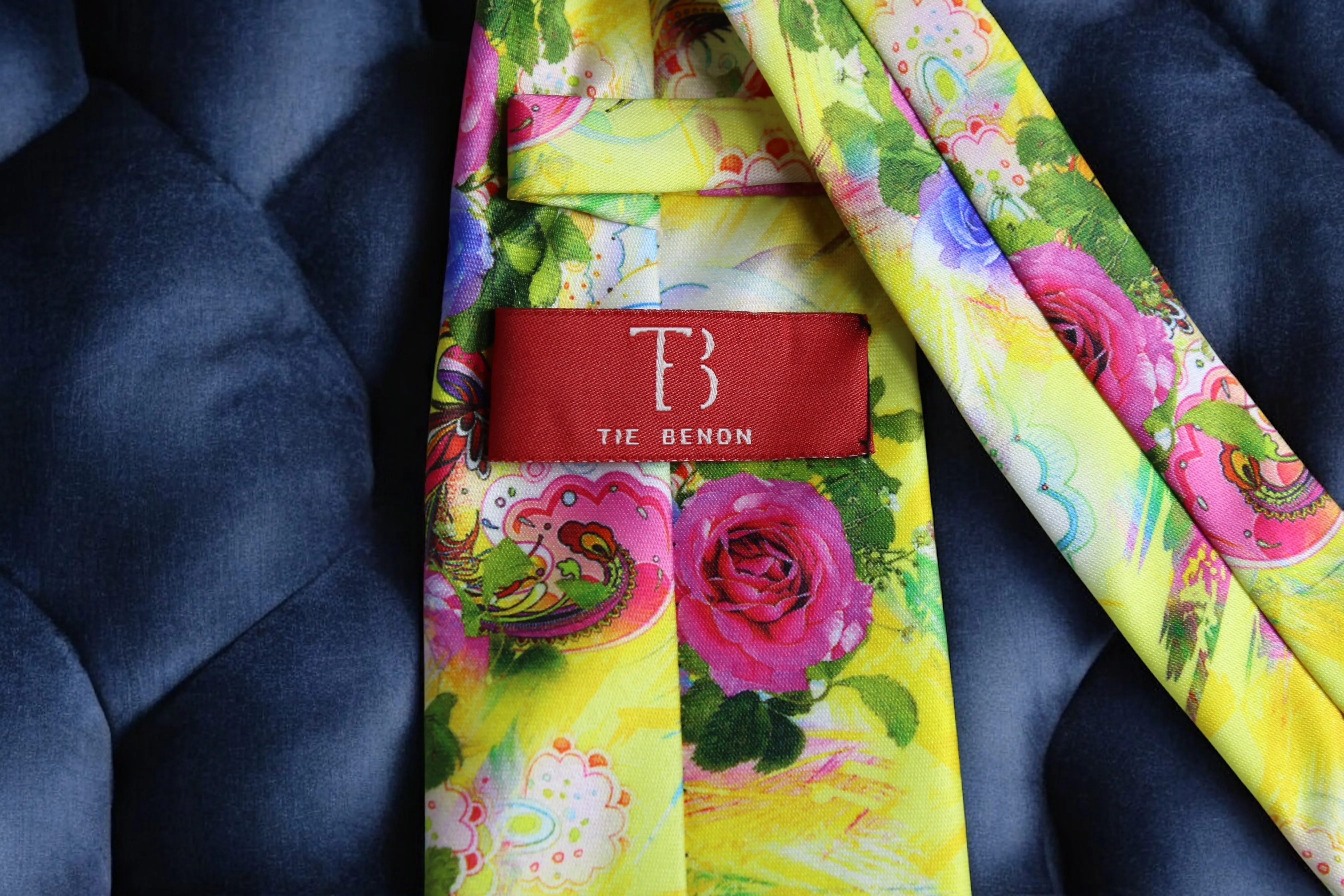 Artistic Yellow Floral Tie With Pocket Square