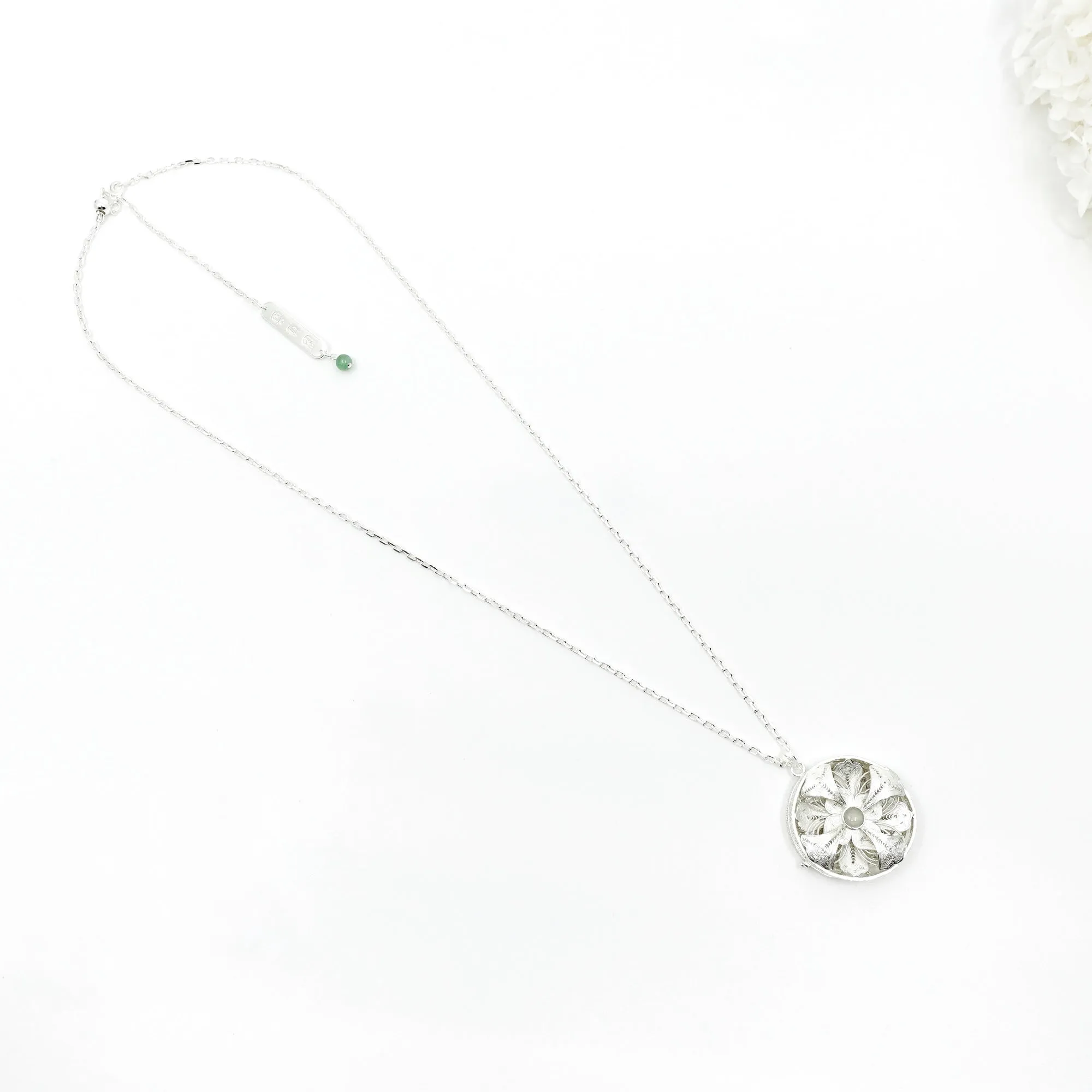 Auspicious Flower Filigree Inlay Locket Pendant Necklace Silver