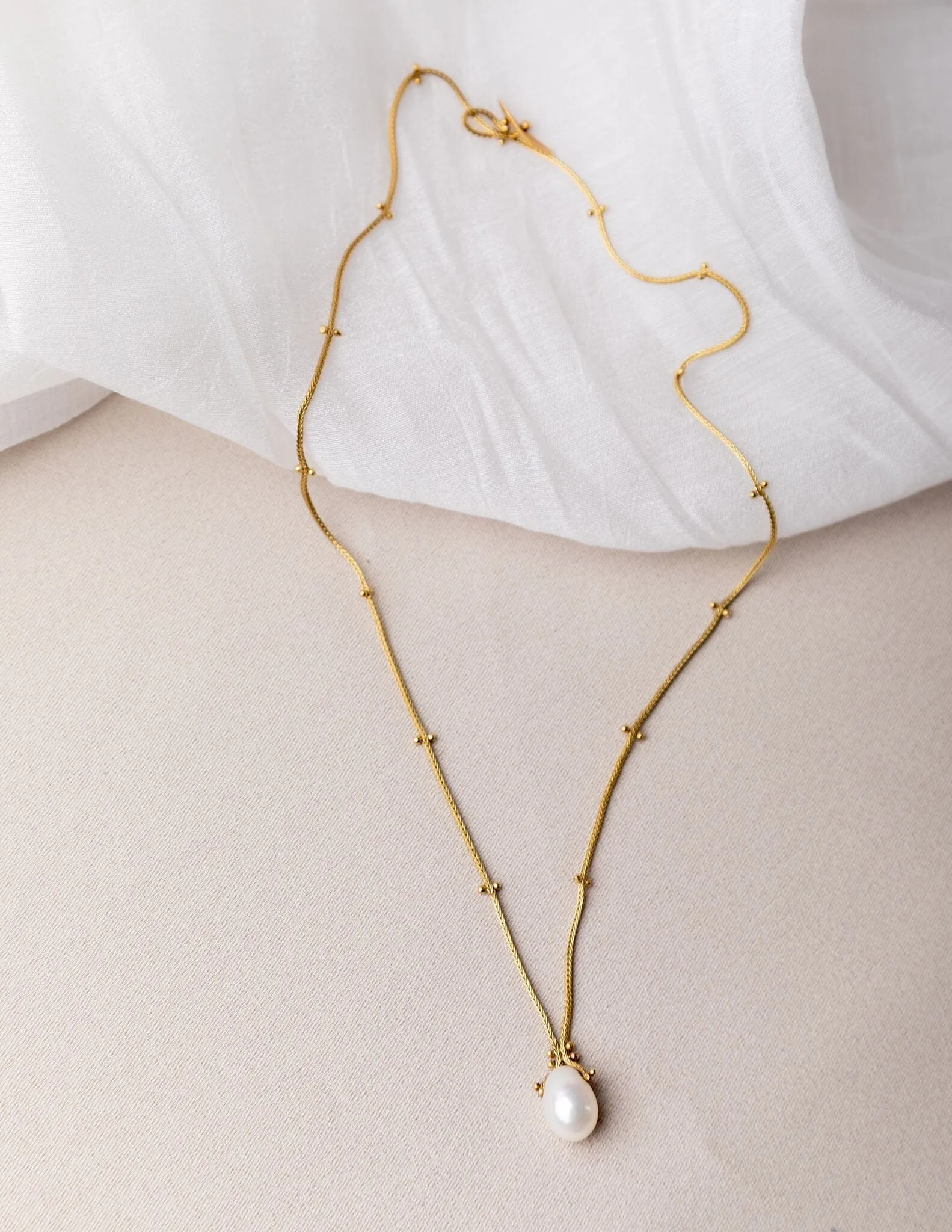 Delicate Royal Pearl Necklace