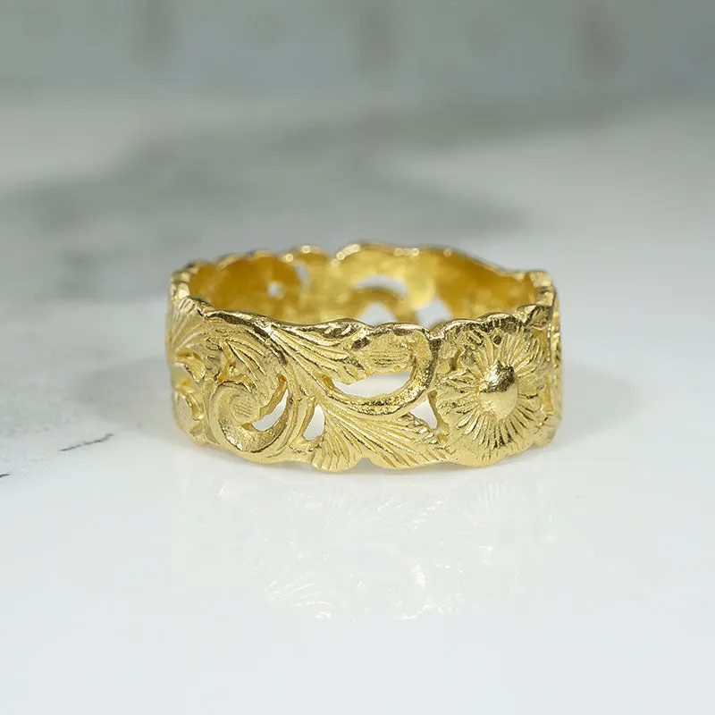 Exuberant 18k Gold Daisy Band