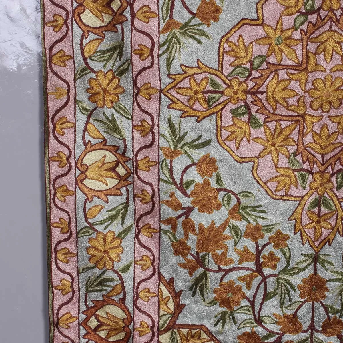 FLORAL DESIGN SILK RUG 3 X 5 FT
