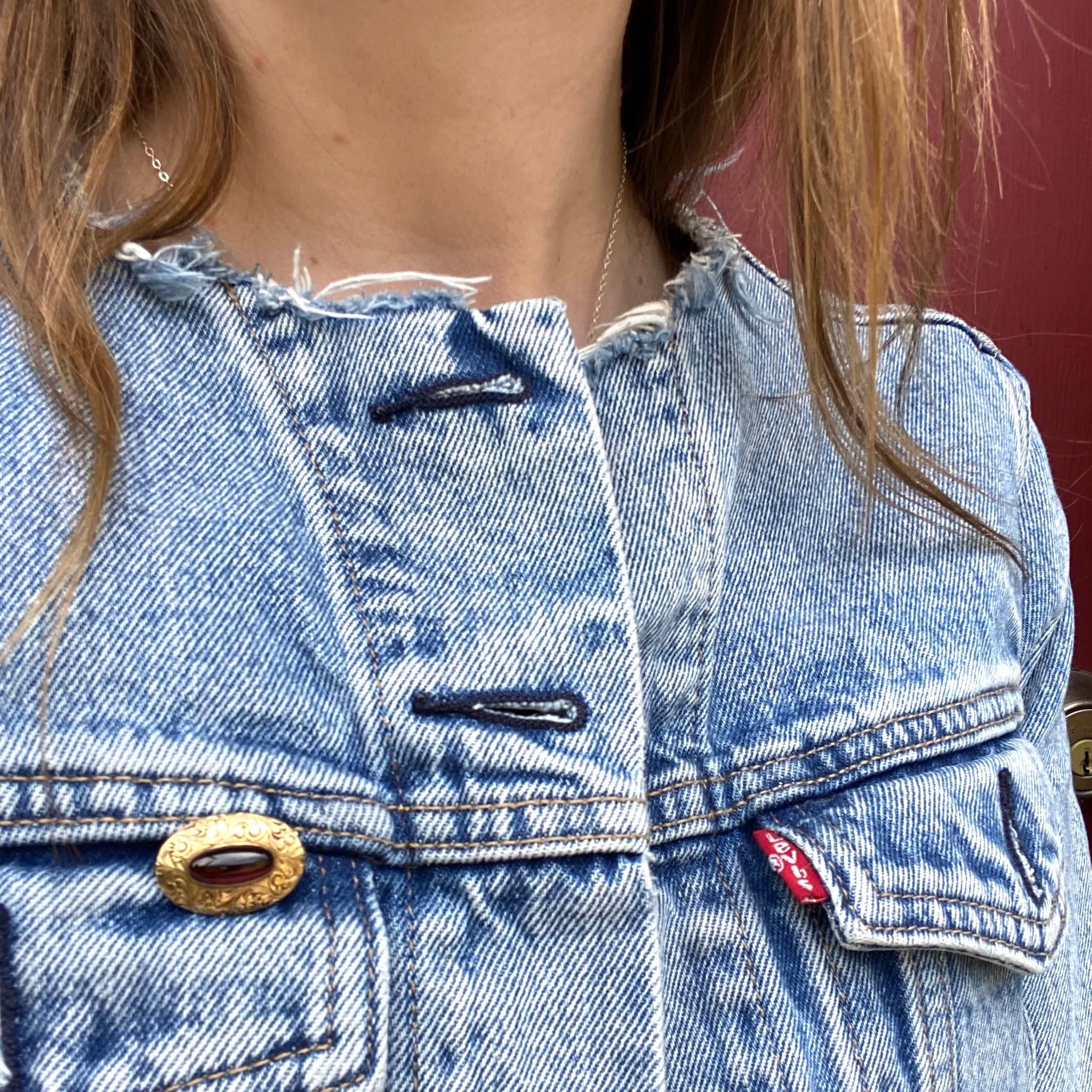 Garnet Cabochon Brooch in Engraved Gold