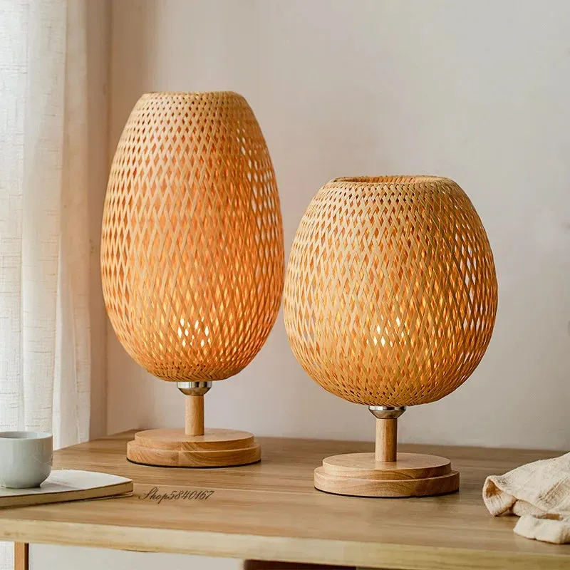 GlowCrest | Artistic Table Lamp for Cozy Spaces