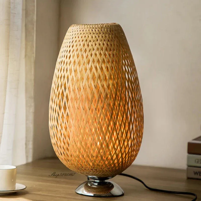 GlowCrest | Artistic Table Lamp for Cozy Spaces