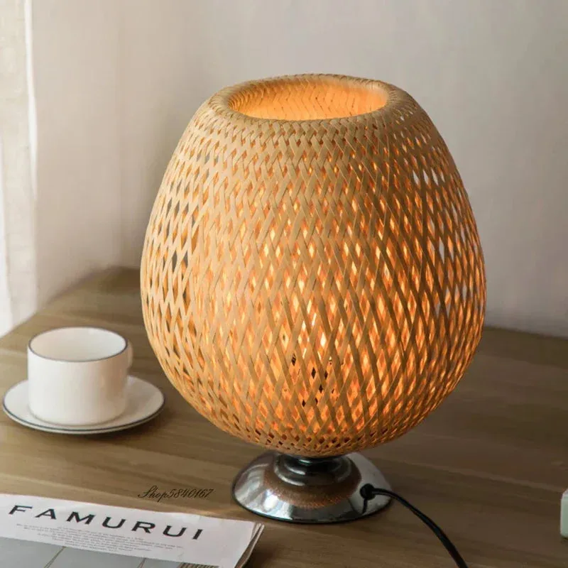 GlowCrest | Artistic Table Lamp for Cozy Spaces