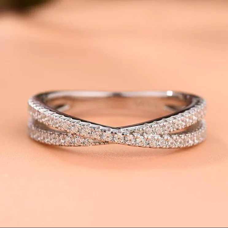 Gorgeous 4 Prong Round Cut Simulated Diamond Ring Set
