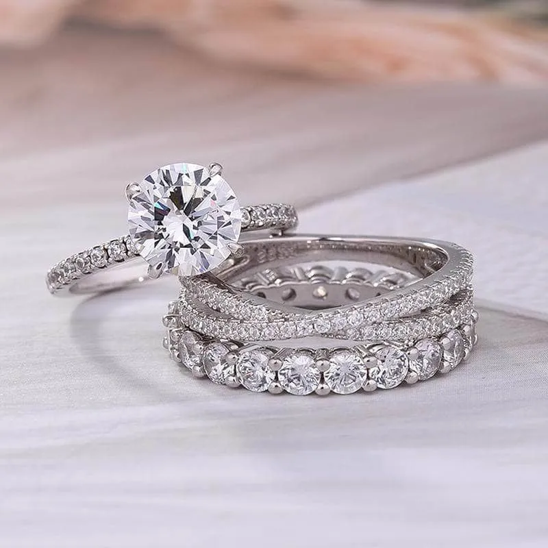 Gorgeous 4 Prong Round Cut Simulated Diamond Ring Set