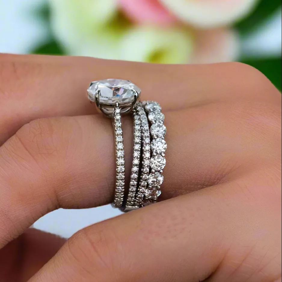 Gorgeous 4 Prong Round Cut Simulated Diamond Ring Set