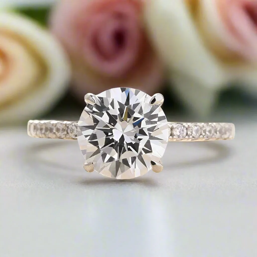 Gorgeous 4 Prong Round Cut Simulated Diamond Ring Set