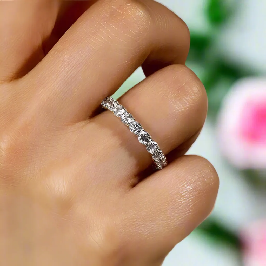 Gorgeous 4 Prong Round Cut Simulated Diamond Ring Set