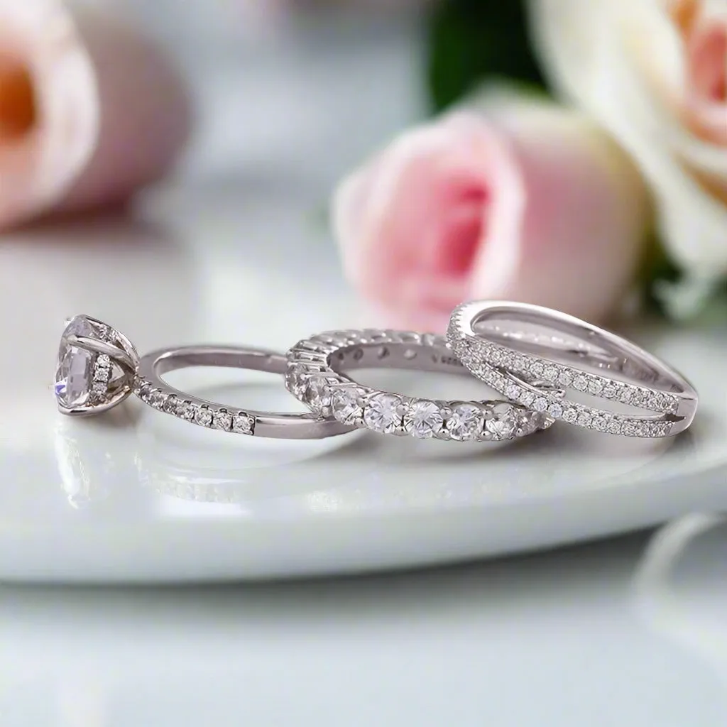 Gorgeous 4 Prong Round Cut Simulated Diamond Ring Set