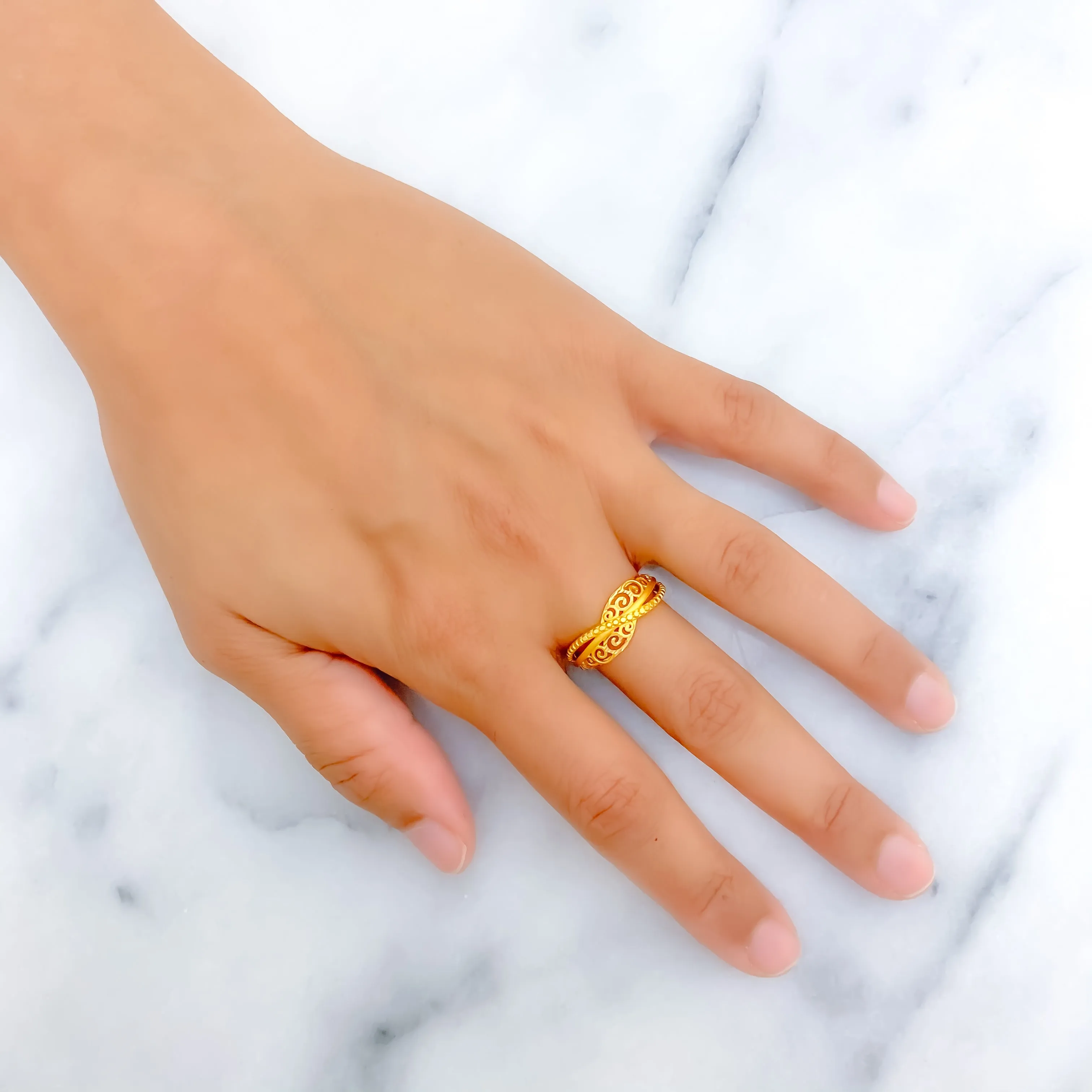 Gorgeous Petite 22k Gold Ring