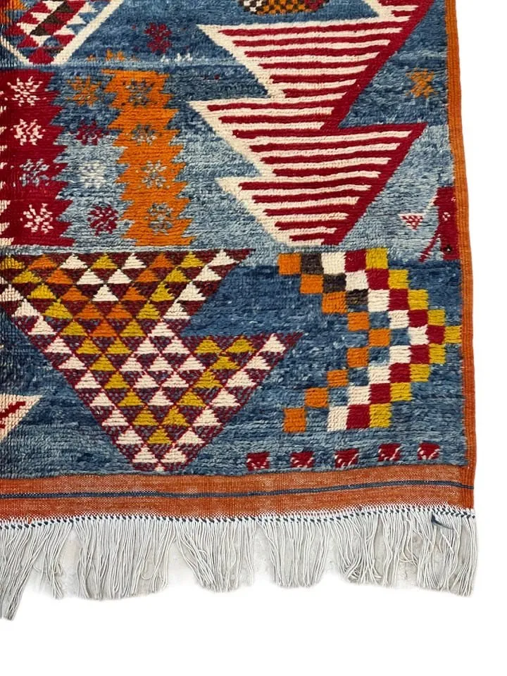 Moroccan area rug from Tazenakht, Wool and Thread, 203cm x 141cm or 6.66ft x 4.63ft