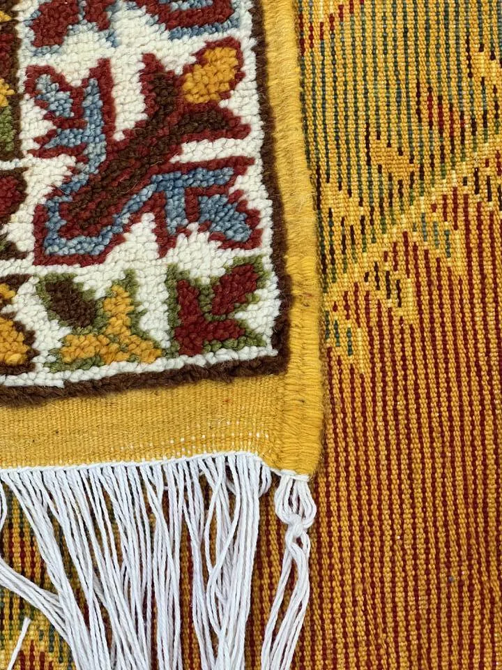 Moroccan area rug from Tazenakht, Wool and Thread, 250cm x 155cm or 8.20ft x 5.08ft
