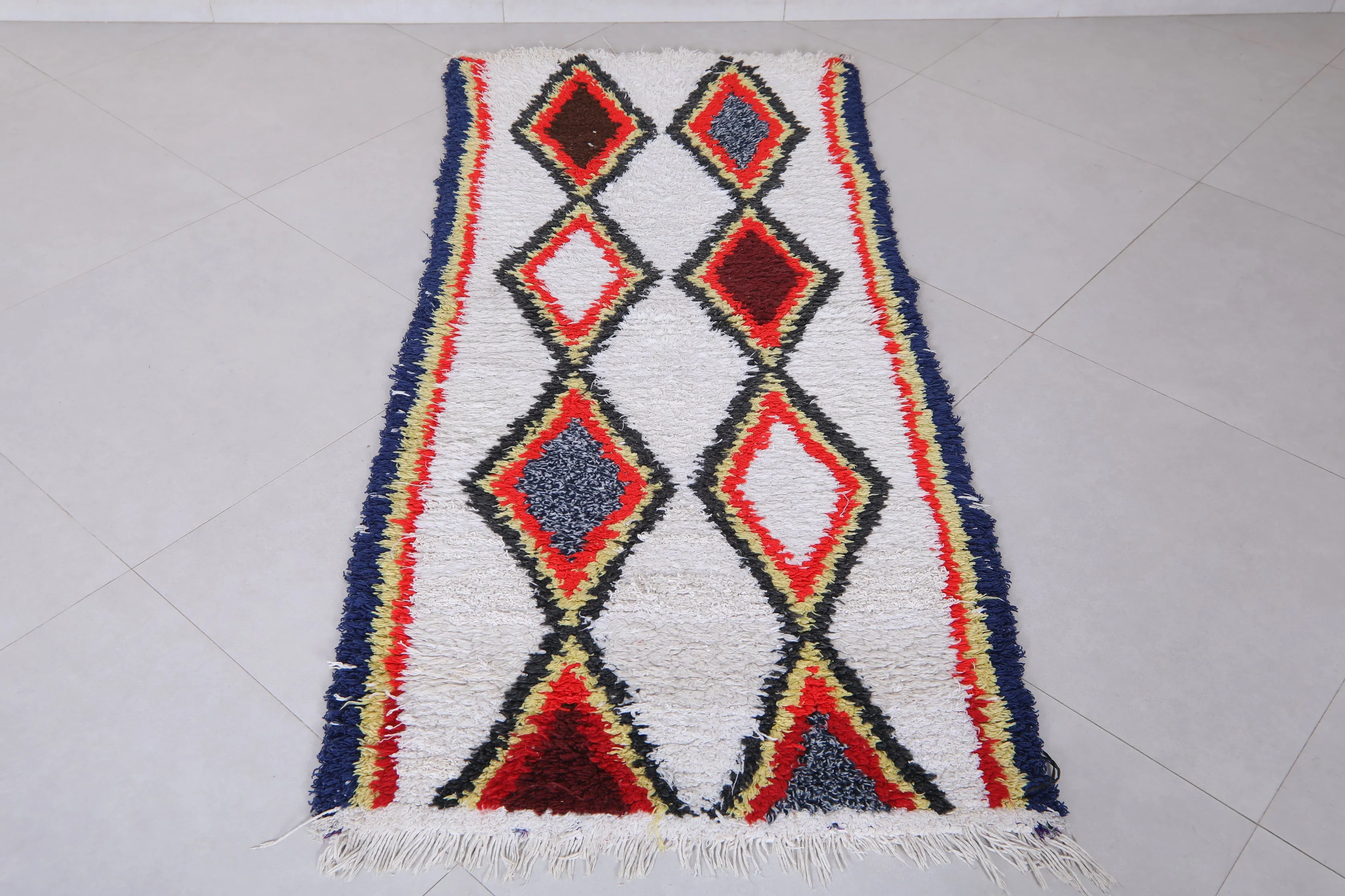 Moroccan Berber Rug with Geometric Diamond Pattern - 2.5 X 5.7 Feet