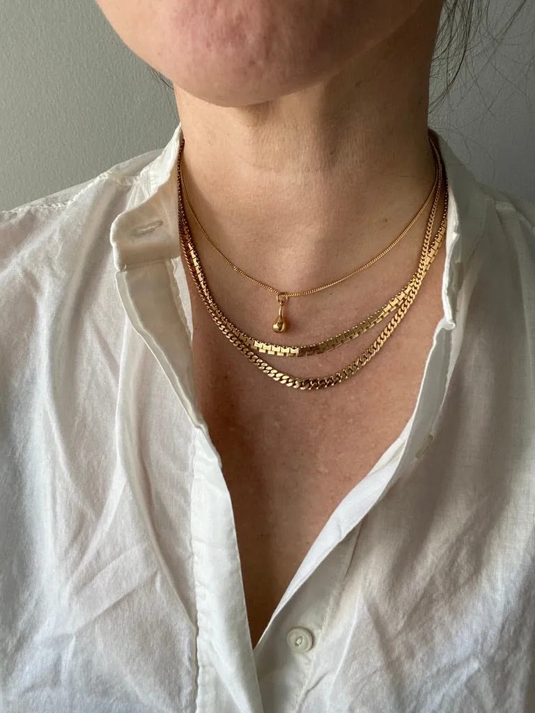 Vintage Swedish 18k gold droplet pendant necklace