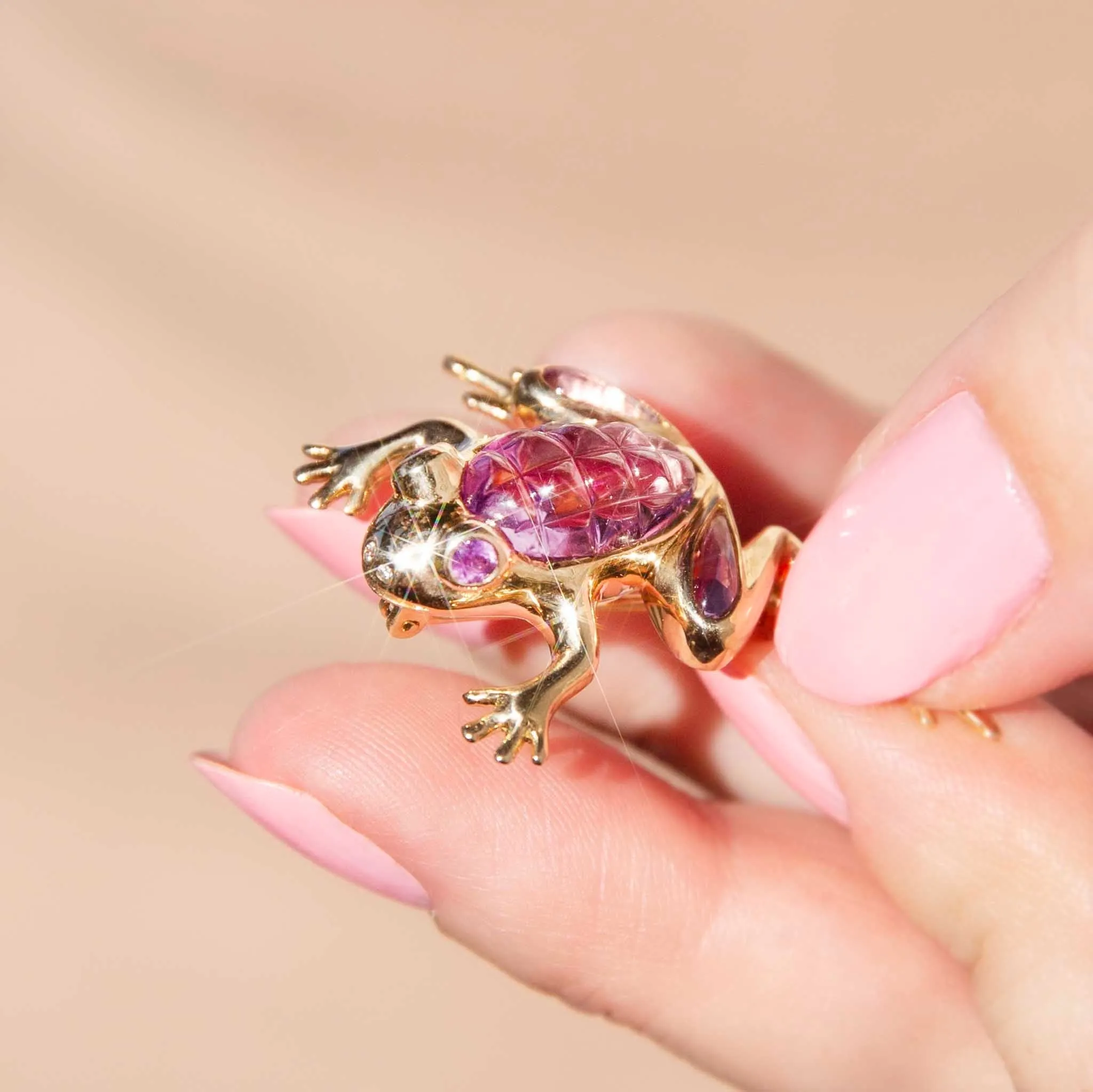 Vita 14ct Yellow Gold Amethyst Frog Brooch